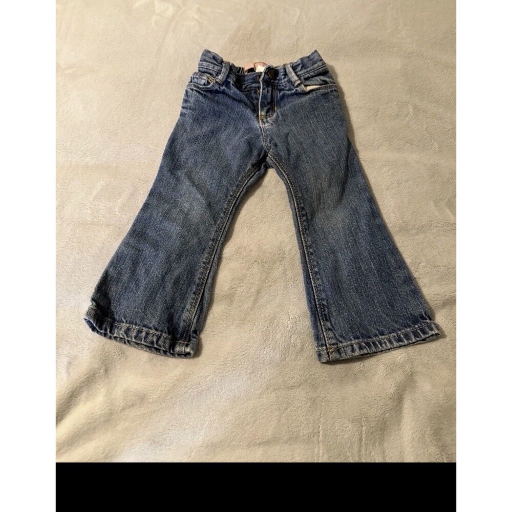 Vintage-style Old Navy boot-cut jeans in size 18-24M